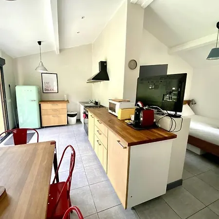 La Lande - Petite Maison Avec Jardin Apartment