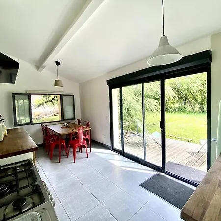 La Lande - Petite Maison Avec Jardin * Vendat